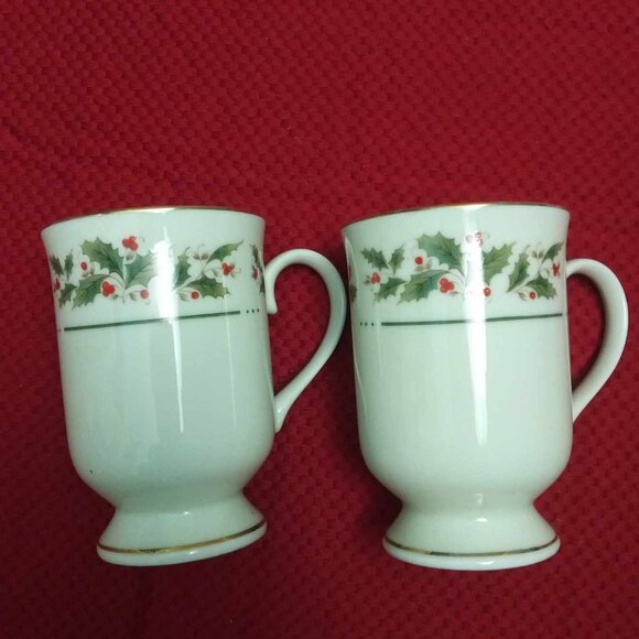 Vintage Christmas Cups Set Holly Yuletide Japan NEW - Picture 2 of 7